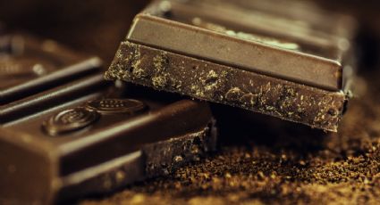 Este es el dolor que reduce comer chocolate, según la ciencia