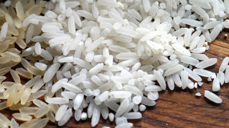 Conoce los beneficios de usar el agua de arroz.