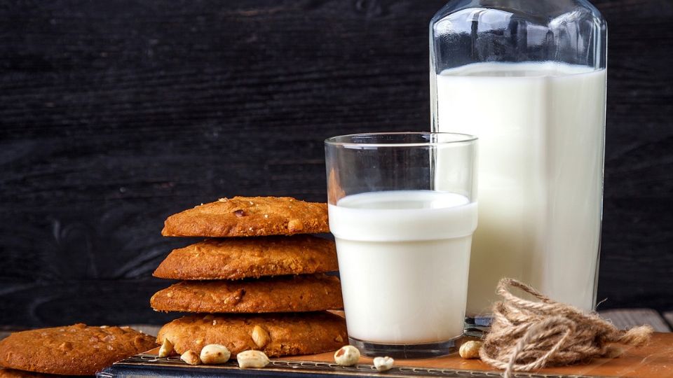 La leche de avena, una buena alternativa. Fuente: Pixabay.