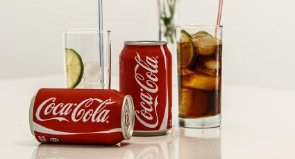 Esta es la razón por la que en los bares se le pone limón a la Coca-Cola