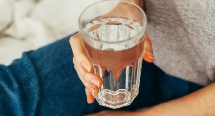 Esta es la verdadera razón por la que los japoneses no toman agua mientras comen