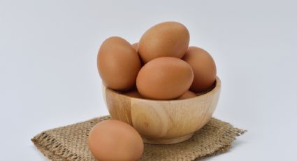 ¿Cómo lavar los huevos antes de cocinarlos?