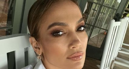 Jennifer Lopez demuestra cómo lucir un bra de encaje a los 55 años