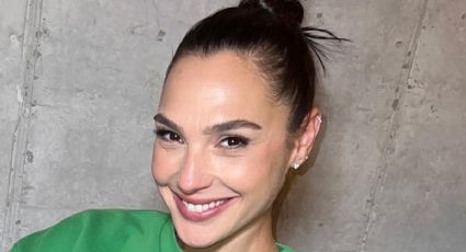 Con la mano en la cintura, Gal Gadot conquista la red en maxi vestido negro