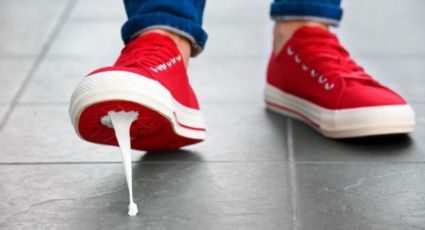 ¿Cómo usar el aceite de oliva para quitar los chicles de las suelas de los tenis?