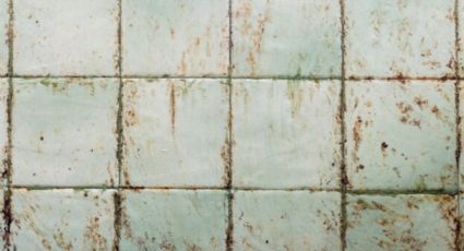 Así le puedes quitar el sarro a los azulejos del baño