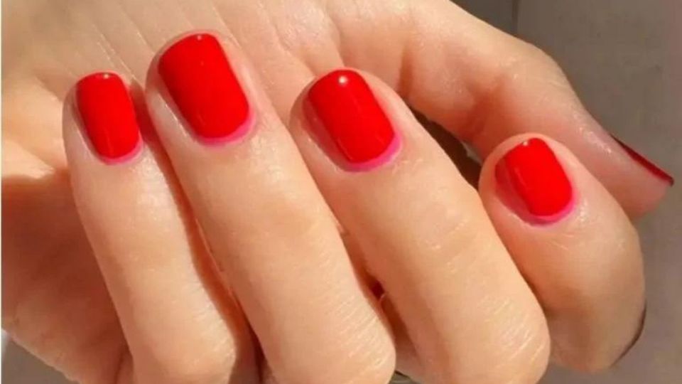 Uñas Rojas Corta, una de las tendencias navideñas.