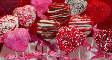 Con 4 ingredientes, prepara los cake pops más románticos para este 14 de febrero