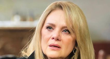 Desde la playa, Erika Buenfil demuestra cómo llevar un traje de baño a los 59 años