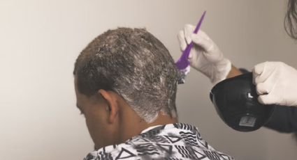 Prepara una mezcla casera con cacao ideal para oscurecer las canas