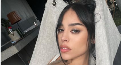 Frente al espejo, Danna Paola demuestra cómo combinar croptop y pantalón cargo