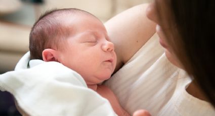 ¿Por qué no se debe besar a los bebés? Esta es la poderosa razón