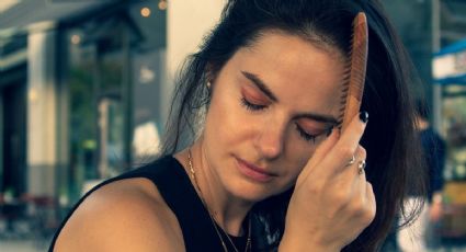 Dile adiós a la caspa con huevo y luce un cabello fuerte